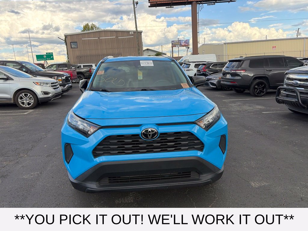 Used 2021 Toyota RAV4 LE w/ Carpet Mat Package (TMS) AWD/4WD image 2