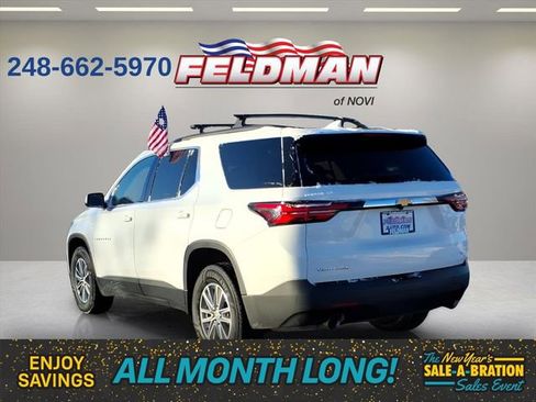 Used 2023 Chevrolet Traverse LT image 3