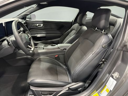 Used 2024 Ford Mustang Coupe RWD image 11