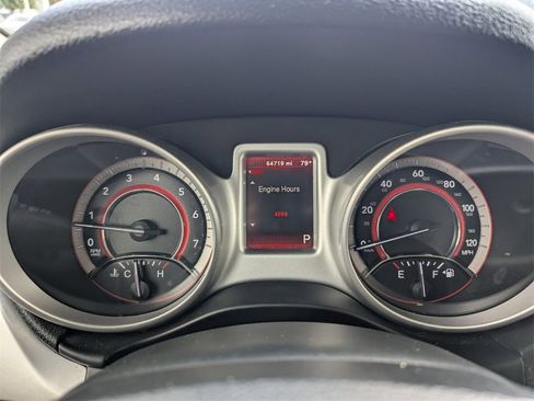 Used 2018 Dodge Journey SE image 31