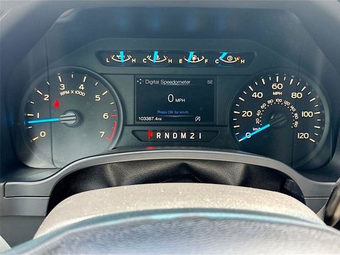 Used 2017 Ford F150 XL w/ Equipment Group 101A Mid RWD image 12