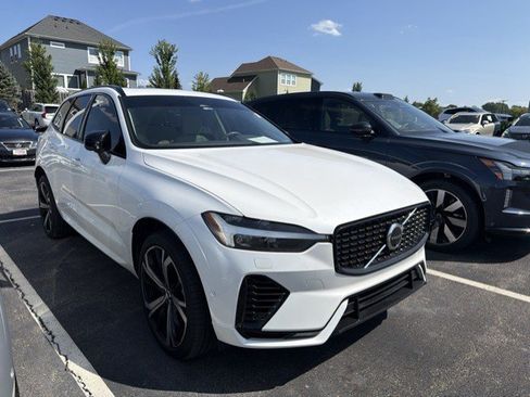 Used 2024 Volvo XC60 T8 Ultimate w/ Protection Package Premier AWD/4WD image 3