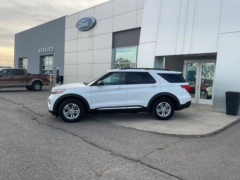 Used 2023 Ford Explorer XLT w/ Equipment Group 202A image 2