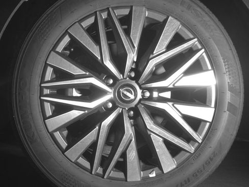 Used 2025 Nissan Altima 2.5 SV FWD image 12