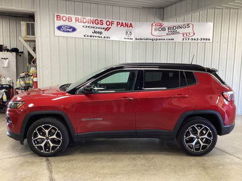 Used 2025 Jeep Compass Limited AWD/4WD image 2
