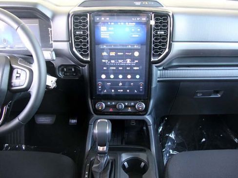 New 2025 Ford Ranger XLT w/ Equipment Group 301A High AWD/4WD image 7