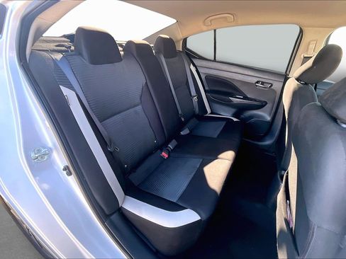 Used 2021 Nissan Versa SV image 26