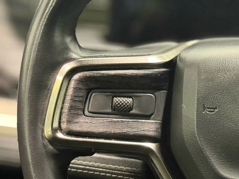 Used 2022 Rivian R1T Launch Edition image 17