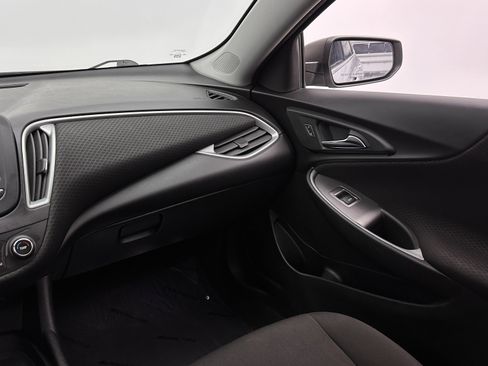 Used 2018 Chevrolet Malibu LS image 26