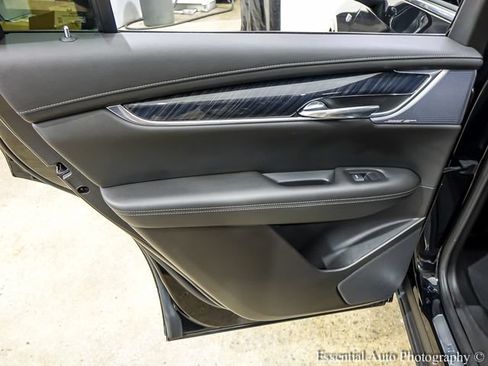 Certified 2024 Cadillac XT6 Premium Luxury w/ LPO, Floor Liner Package AWD/4WD image 22