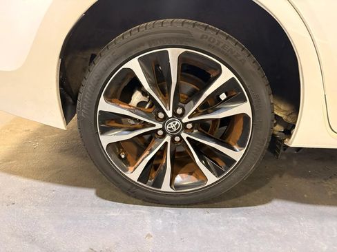 Used 2018 Toyota Corolla SE FWD image 29