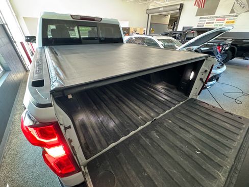 Used 2020 Chevrolet Silverado 1500 RST AWD/4WD image 9