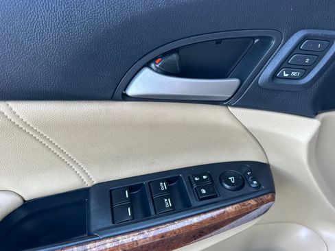 Used 2011 Honda Accord EX-L image 11