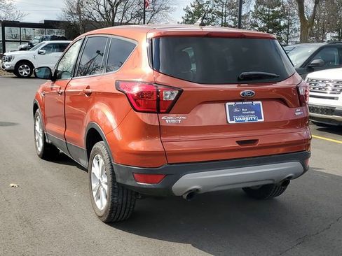 Certified 2019 Ford Escape SE image 3