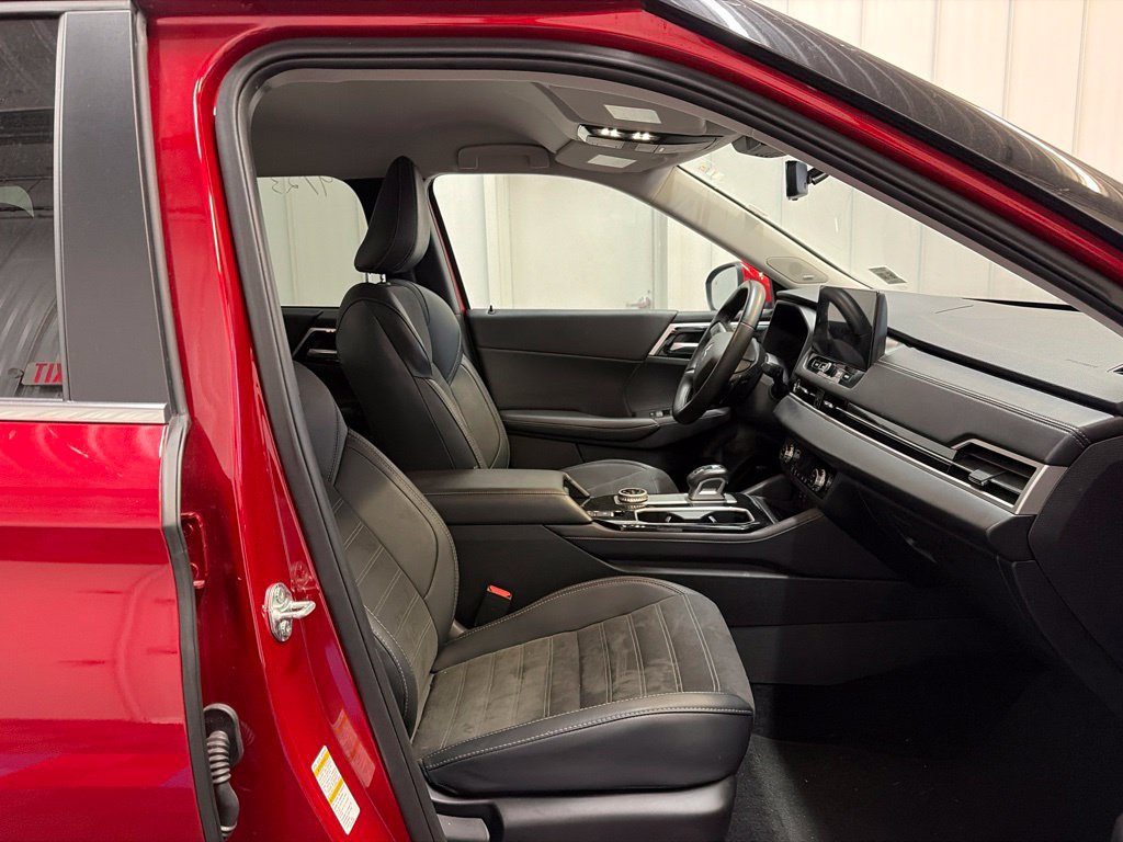Used 2025 Mitsubishi Outlander SE AWD/4WD image 26
