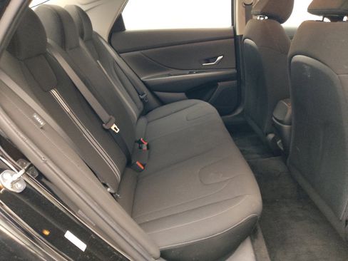 Used 2024 Hyundai Elantra SEL FWD image 19