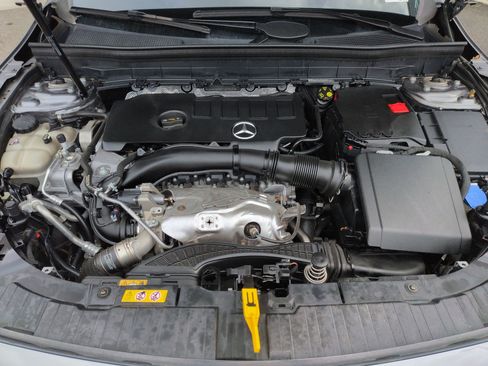 Used 2023 Mercedes-Benz GLB 250 4MATIC w/ Premium Package image 32