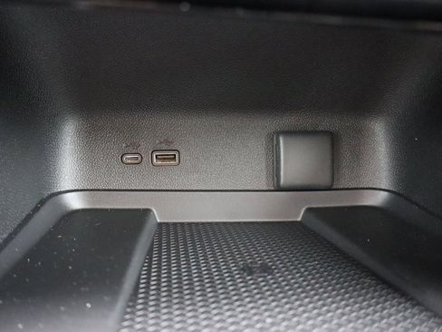 Used 2025 Chevrolet Traverse LT w/ Sun and Wheel Package image 17