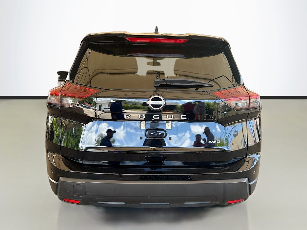 Used 2024 Nissan Rogue S AWD/4WD image 6