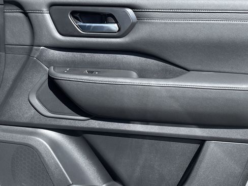 New 2025 Nissan Armada SV image 22