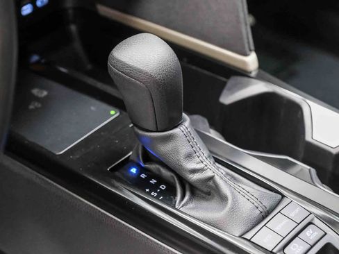 Used 2025 Toyota Camry LE w/ Convenience Package image 17