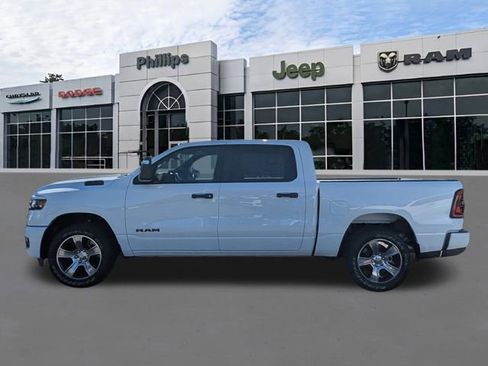 New 2026 RAM 1500 Express AWD/4WD image 7