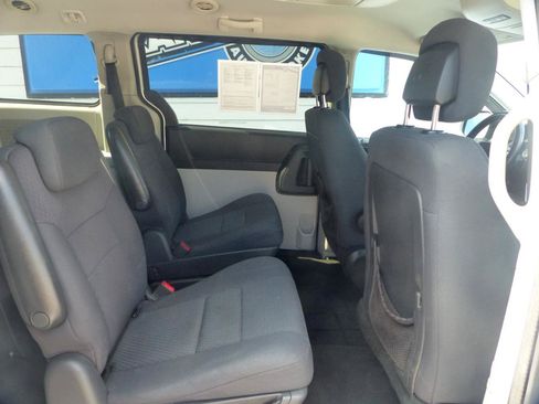 Used 2010 Dodge Grand Caravan SXT FWD image 15