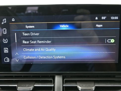 Used 2024 Chevrolet Trax RS FWD image 23