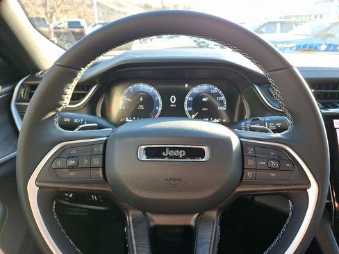 New 2025 Jeep Grand Cherokee Limited image 14