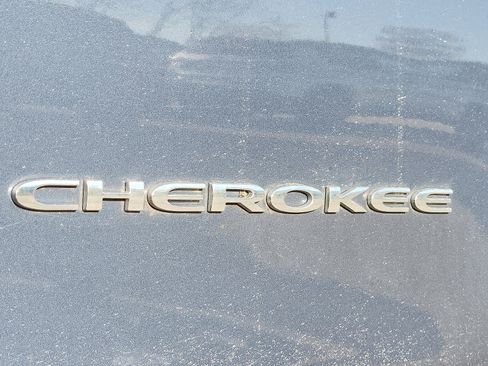 Certified 2019 Jeep Cherokee Limited image 36