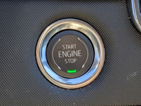 Used 2024 Chevrolet Colorado Z71 w/ Z71 Convenience Package 2 image 30