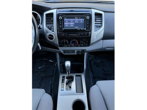 Used 2015 Toyota Tacoma 4x4 Double Cab w/ TRD Sport Package image 18