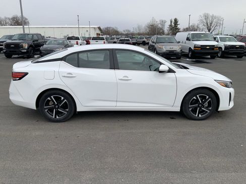 Used 2024 Nissan Sentra SV image 10