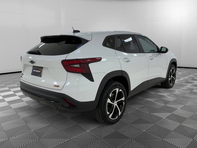 Used 2024 Chevrolet Trax RS w/ Sunroof Package FWD image 5