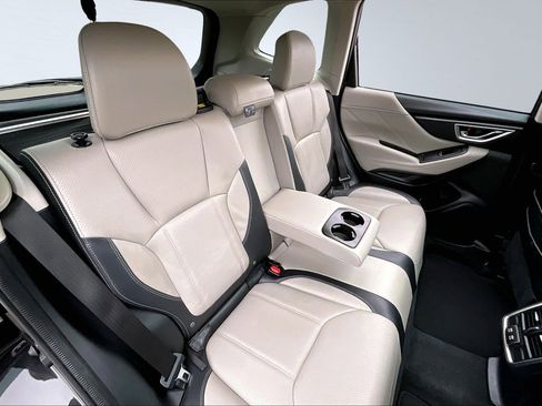 Used 2021 Subaru Forester Limited image 28