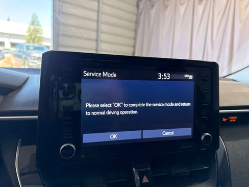 Used 2022 Toyota Corolla LE FWD image 24