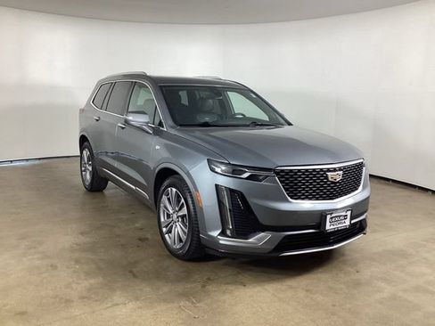 Used 2020 Cadillac XT6 Premium Luxury FWD image 3