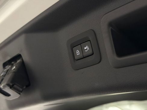 Used 2024 MAZDA CX-90 Plug-In Hybrid w/ Premium Pkg image 9