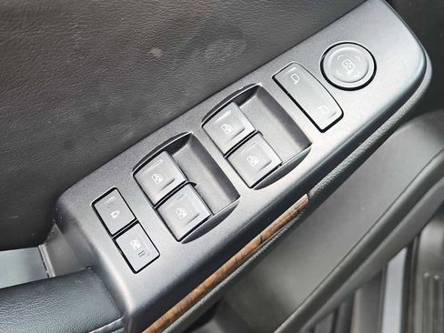 Used 2018 Chevrolet Suburban LS w/ Enhanced Driver Alert Package image 16