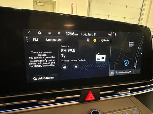 Used 2025 Hyundai Elantra Limited FWD image 25