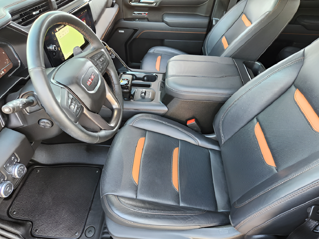 Used 2025 GMC Sierra 1500 AT4 w/ Technology Package AWD/4WD image 12