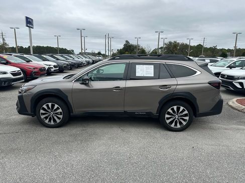 Used 2023 Subaru Outback Limited image 12