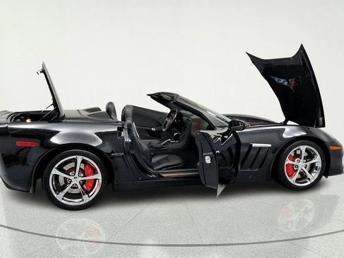 Used 2010 Chevrolet Corvette Grand Sport w/ Preferred Equipment Group RWD image 13