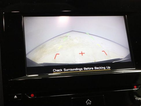 Used 2022 Subaru Forester Premium image 3