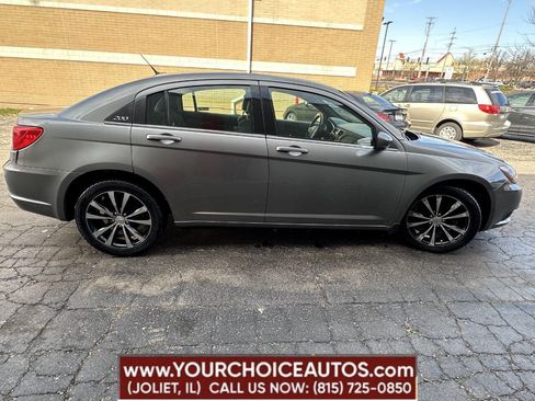 Used 2013 Chrysler 200 Touring w/ S Exterior Appearance Pkg image 6