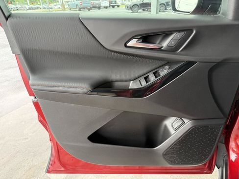 Used 2025 Chevrolet Equinox RS w/ Safety and Technology Package FWD image 11