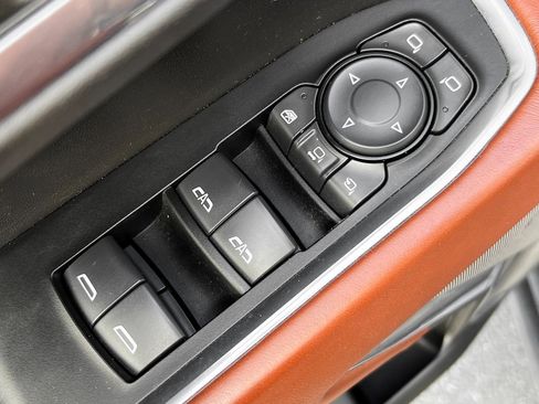 Used 2024 GMC Sierra 3500 Denali Ultimate image 32