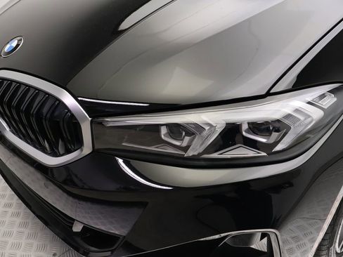 Used 2023 BMW 330i Sedan w/ Premium Package RWD image 3