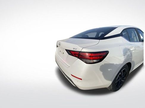 Used 2024 Nissan Sentra SV image 10