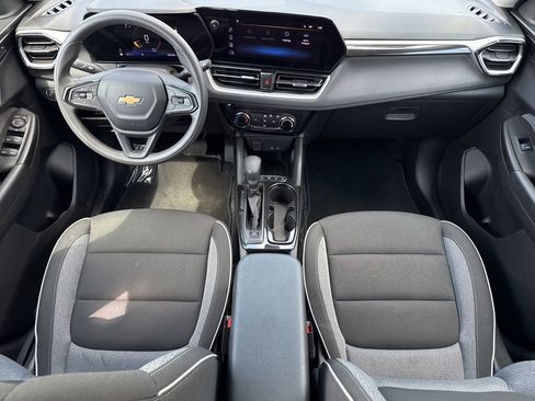 Used 2025 Chevrolet TrailBlazer LT image 12